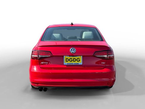 Used 2016 Volkswagen Jetta Sport FWD image 4
