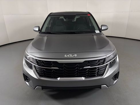 New 2026 Kia Seltos LX FWD image 3