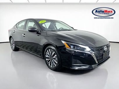 Used 2024 Nissan Altima 2.5 SV