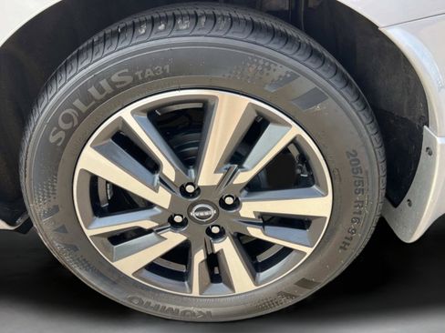 Used 2024 Nissan Versa S w/ S Plus Package image 11