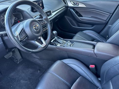 Used 2018 MAZDA MAZDA3 Touring image 10