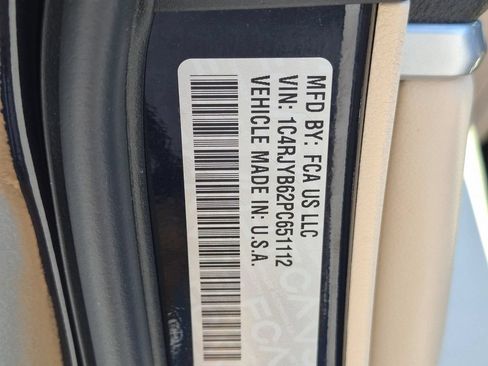 Used 2023 Jeep Grand Cherokee 4WD 4xe image 34