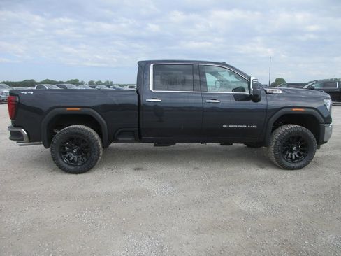 New 2026 GMC Sierra 2500 SLT w/ SLT Convenience Package AWD/4WD image 3