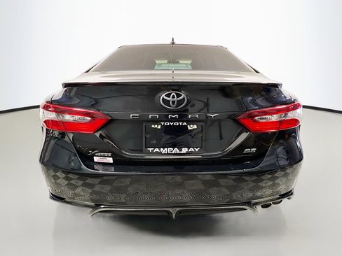 Used 2021 Toyota Camry SE w/ Convenience Package FWD image 6