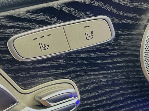 Used 2017 Mercedes-Benz E 300 4MATIC image 23
