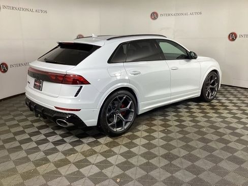 New 2025 Audi RS Q8 performance image 4