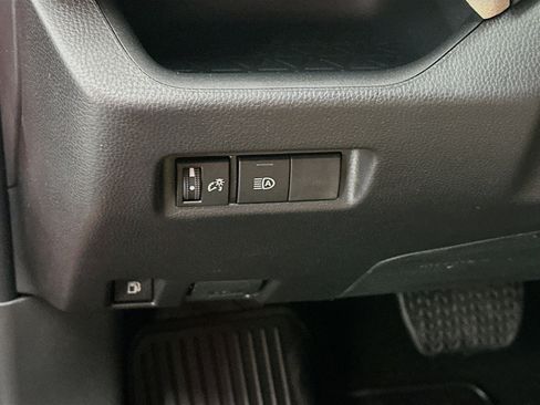 Used 2025 Toyota RAV4 LE AWD/4WD image 17