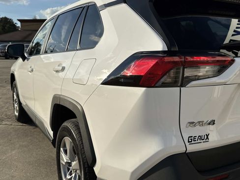 Used 2025 Toyota RAV4 XLE image 9