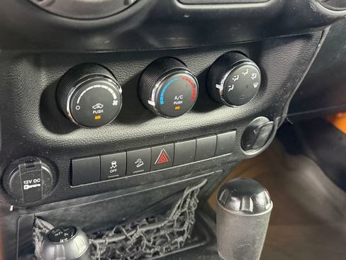 Used 2013 Jeep Wrangler Sport AWD/4WD image 17