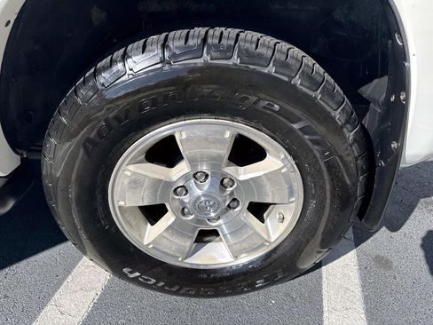 Used 2006 Toyota 4Runner SR5 image 26