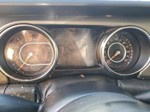 Used 2022 Jeep Gladiator Sport image 8