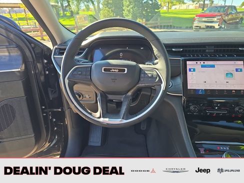 Used 2023 Jeep Grand Cherokee Limited AWD/4WD image 14