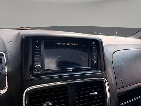 Used 2017 Dodge Grand Caravan SXT FWD image 17