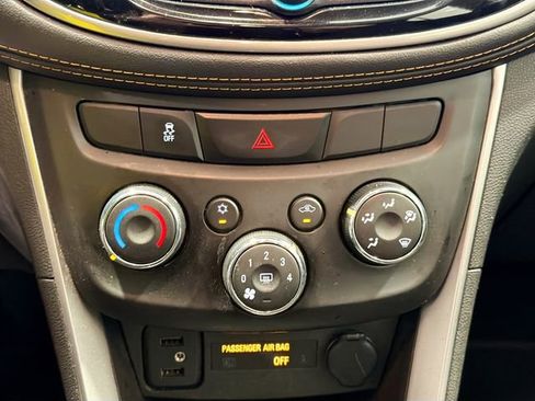 Used 2020 Chevrolet Trax LS FWD image 13