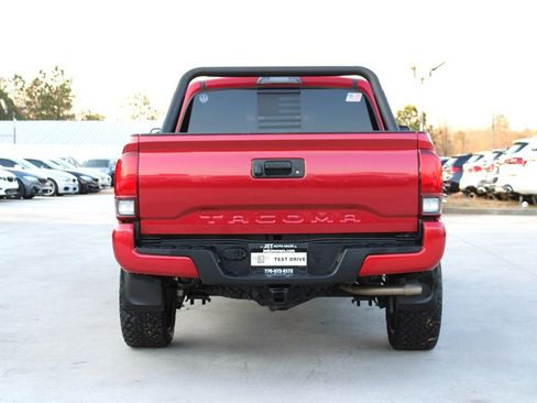 Used 2018 Toyota Tacoma SR5 image 7