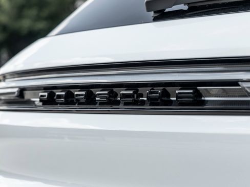 Certified 2025 Porsche Cayenne image 15