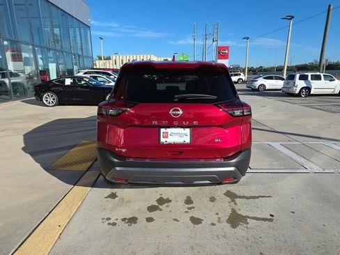 Used 2023 Nissan Rogue SL w/ SL Premium Package image 6