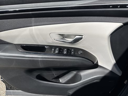 Used 2024 Hyundai Tucson Limited FWD image 9