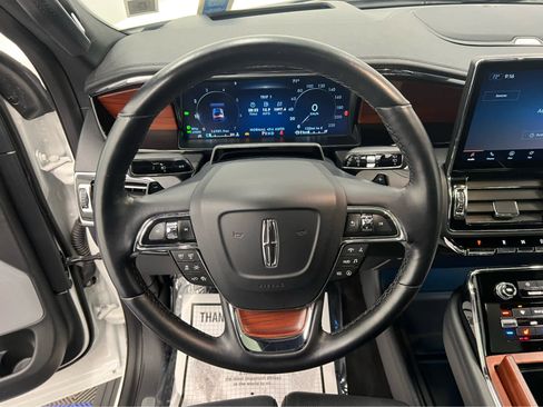 Used 2023 Lincoln Navigator L Reserve w/ Equipment Group 201A image 21