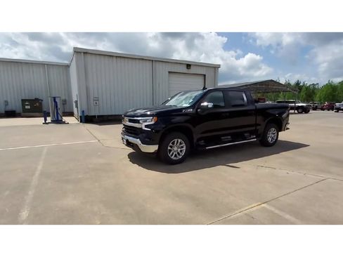 New 2026 Chevrolet Silverado 1500 LT w/ Z71 Off-Road Package AWD/4WD image 4