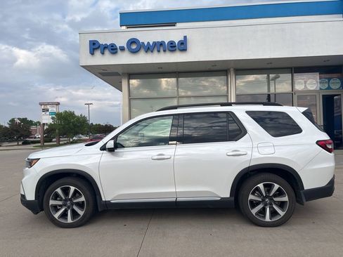 Used 2023 Honda Pilot Elite image 2