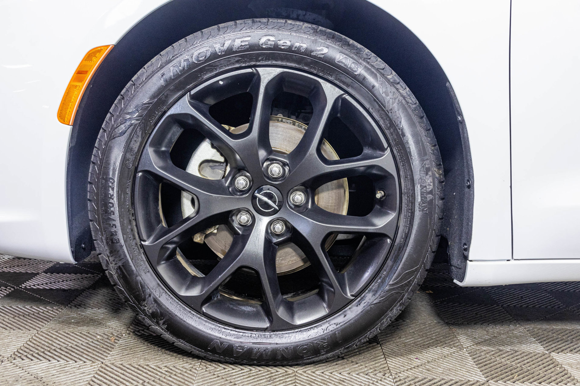 Used 2025 Chrysler Pacifica Limited FWD image 49