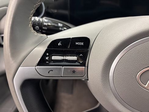 Used 2025 Hyundai Elantra SEL image 36