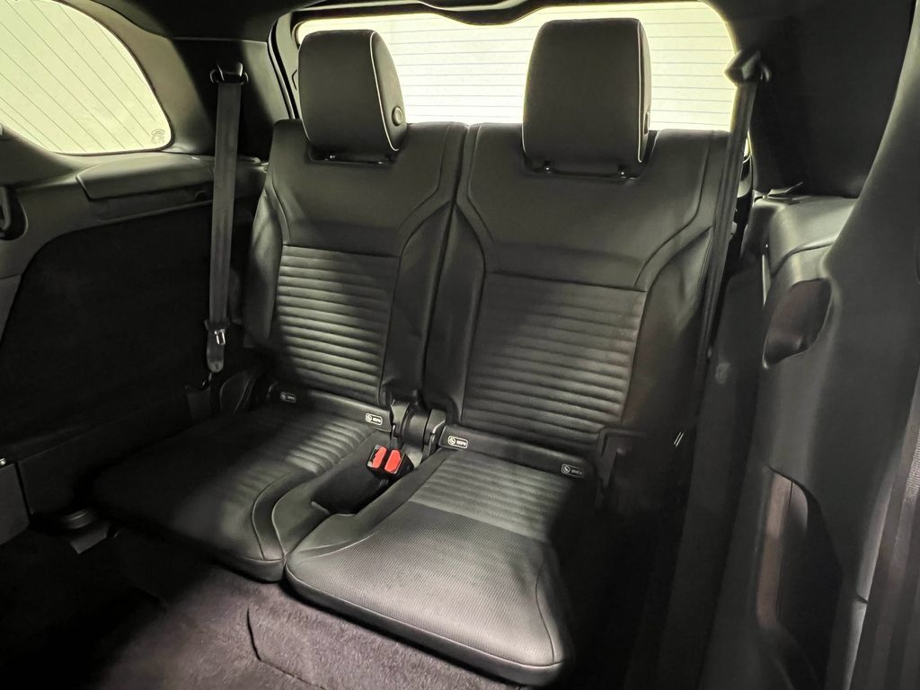 Used 2018 Land Rover Discovery HSE AWD/4WD image 35