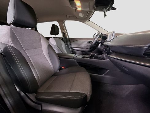 Used 2022 Nissan Rogue SV FWD image 29
