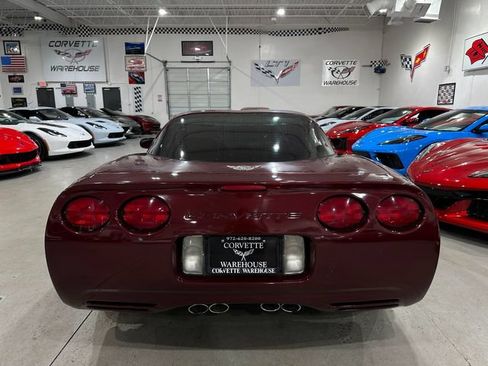 Used 2003 Chevrolet Corvette Coupe w/ Preferred Equipment Group RWD image 27
