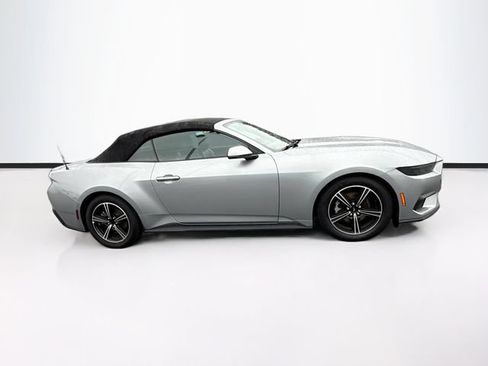 Used 2025 Ford Mustang Premium RWD image 10