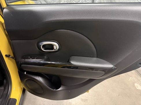 Used 2014 Kia Soul ! w/ Sun & Sound Package FWD image 14