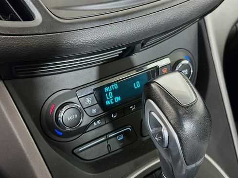 Used 2014 Ford C-MAX SE w/ Equipment Group 203A FWD image 21