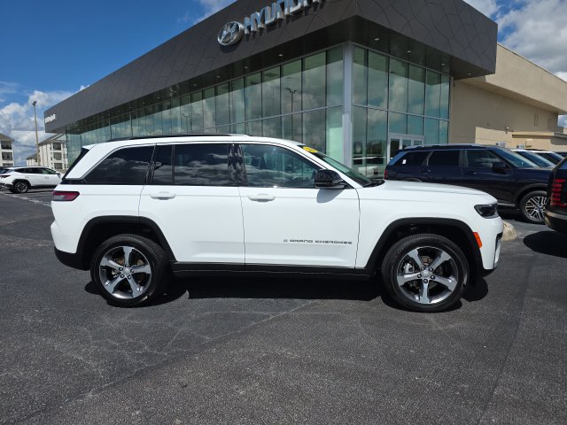 Used 2026 Jeep Grand Cherokee Limited AWD/4WD image 23