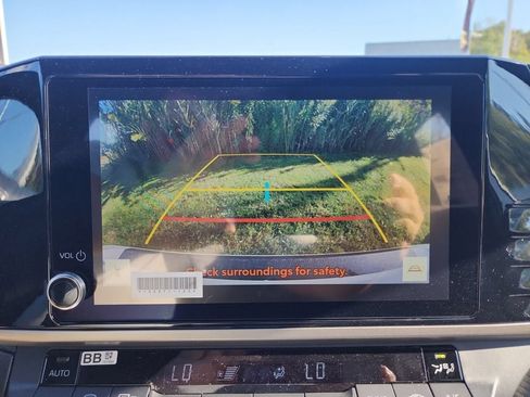 Used 2025 Toyota Camry SE AWD/4WD image 14