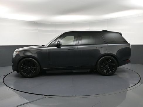 Used 2023 Land Rover Range Rover SE AWD/4WD image 2