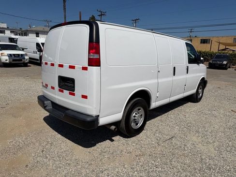 Used 2020 Chevrolet Express 2500 RWD image 6