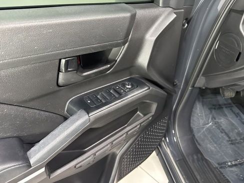 Used 2025 Toyota Tacoma SR5 AWD/4WD image 9
