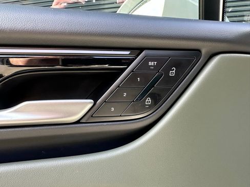 Used 2025 Porsche Macan 4S Electric image 19