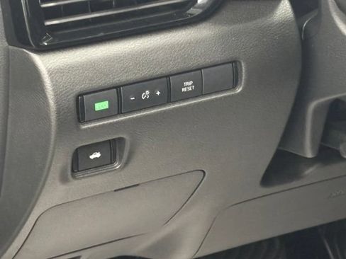 Used 2024 Nissan Sentra SV FWD image 15