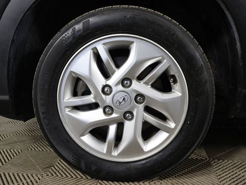 Used 2020 Hyundai Venue SEL FWD image 15
