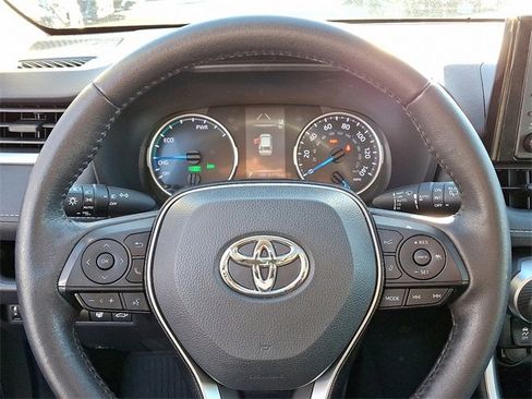 Used 2021 Toyota RAV4 XLE image 20