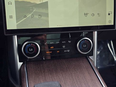 Used 2023 Land Rover Range Rover SE AWD/4WD image 28