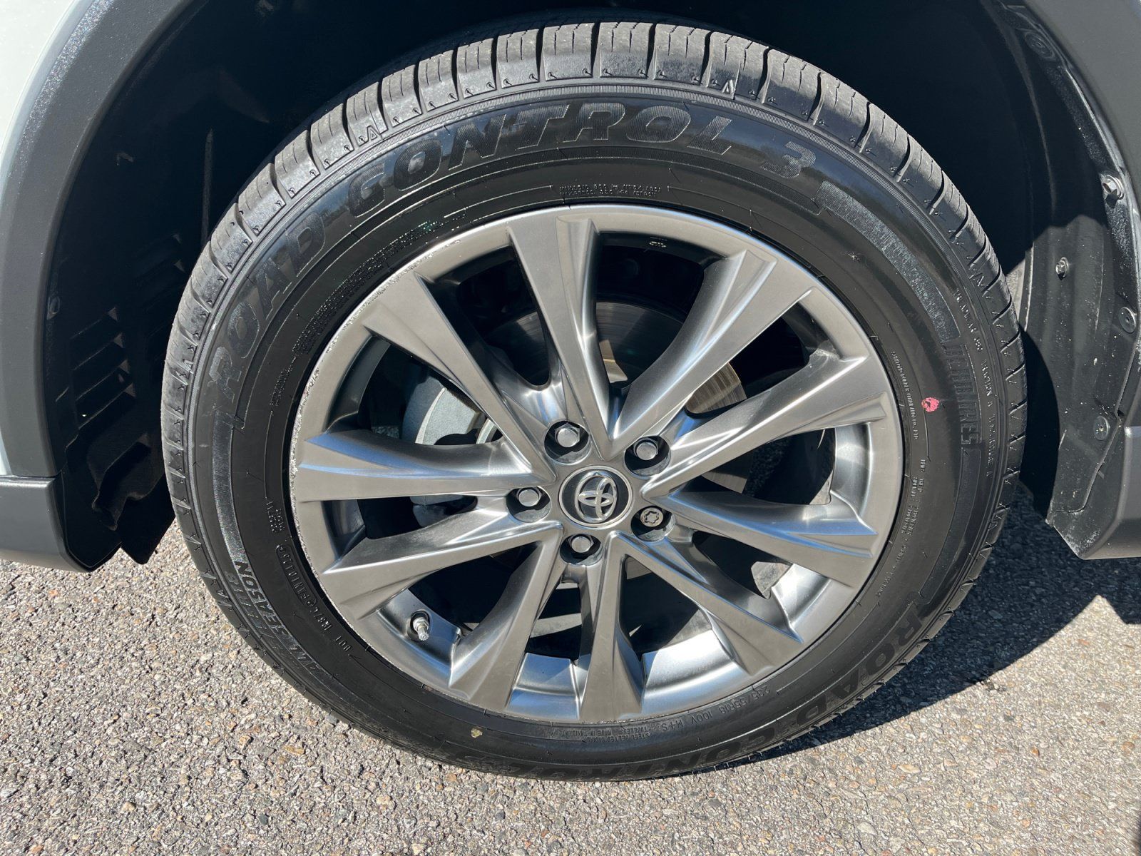Used 2018 Toyota RAV4 Limited w/ Advanced Technology Package AWD/4WD image 26