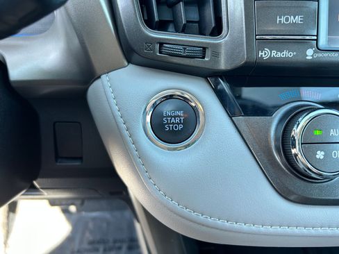 Used 2014 Toyota RAV4 Limited image 17