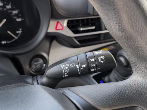 Used 2025 Toyota Sienna LE image 31