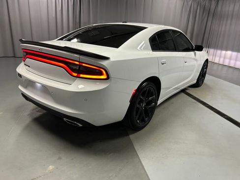 Used 2022 Dodge Charger SXT w/ Driver Convenience Group image 7