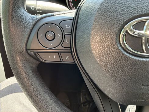 Used 2025 Toyota RAV4 XLE w/ Convenience Package image 19