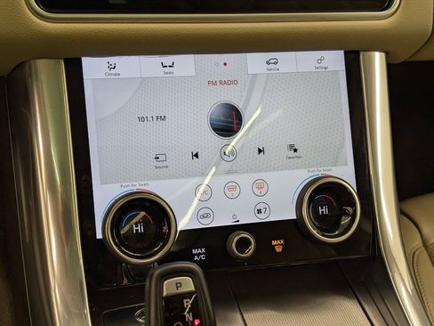 Used 2019 Land Rover Range Rover Sport HSE image 23