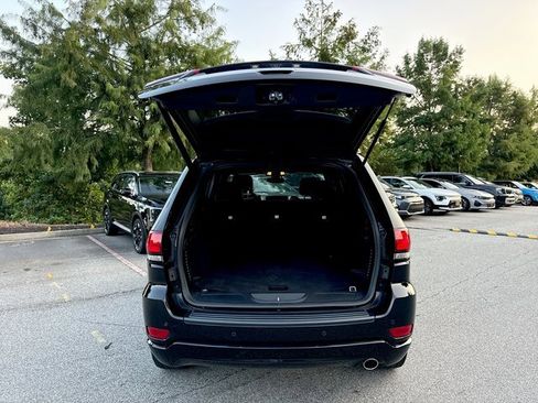 Used 2020 Jeep Grand Cherokee Altitude image 23